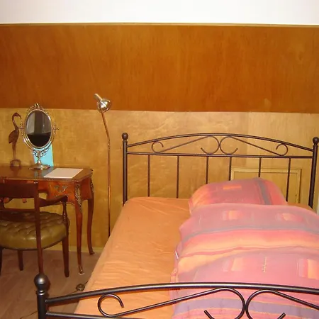 Vakantiehuis Freistehendes In Ruhiger Lage