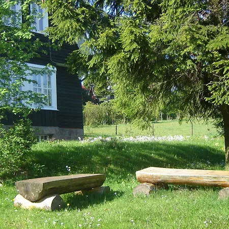 Freistehendes In Ruhiger Lage *